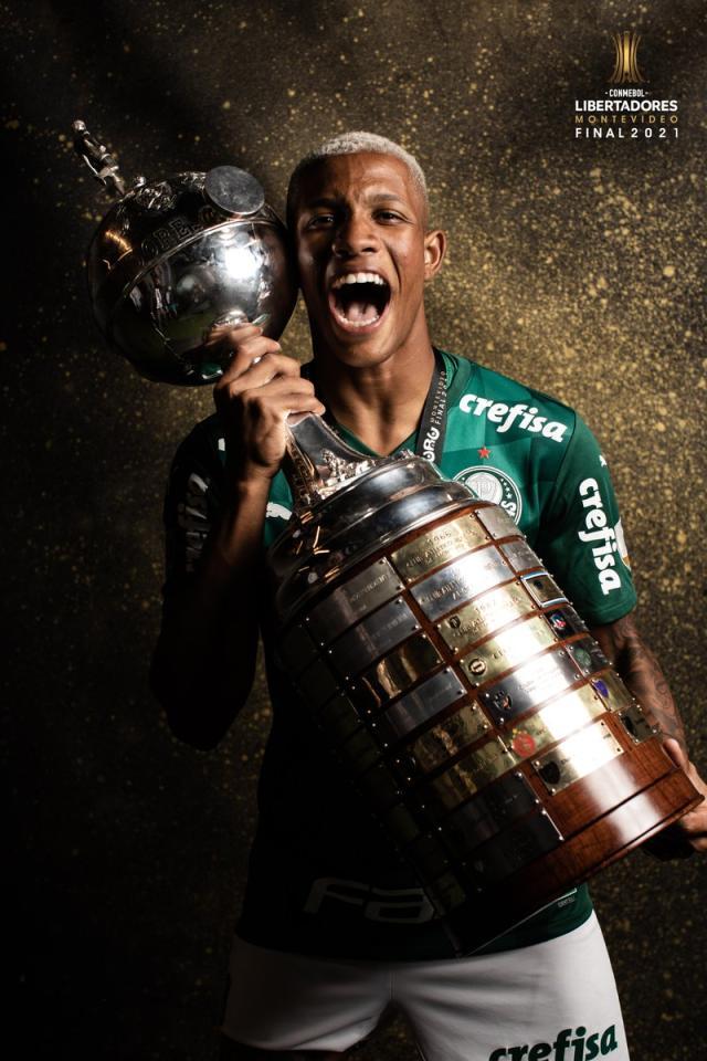 1639480019262093442.jpg FGHKAEaXoAE0s6V.jpg